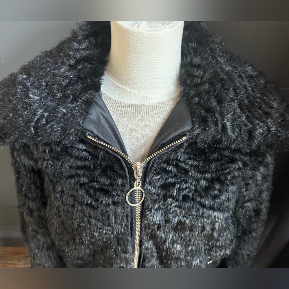 Topshop Faux Fur Black Zip up Teddy Jacket US Size 6 w/Front Pockets - Picture 2 of 9